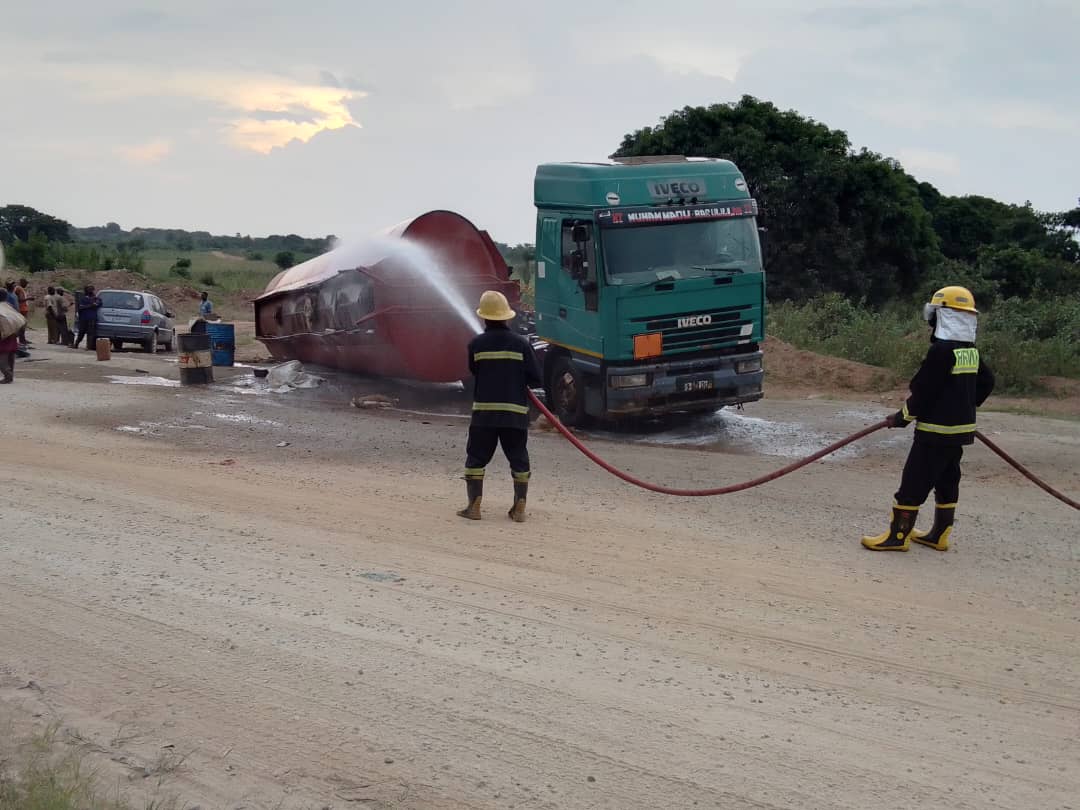 Swift Action by Oyo Firefighters Averts Petrol Tanker Tragedy