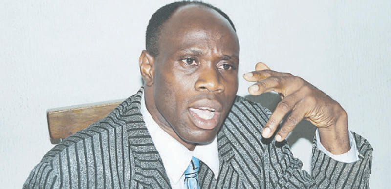 Taribo West Slams NFF, Lagos Govt for Abandoning Late Goalkeeper Peter Rufai’s Family